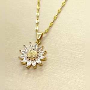 🌻 Luxurious Design Sunflower Zircon Pendant and Necklace